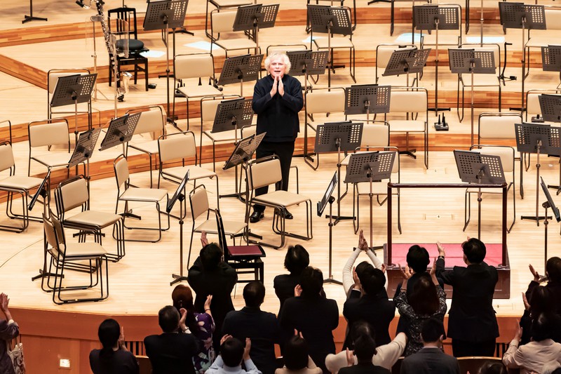 サイモン・ラトルは今シーズンでロンドン響の音楽監督を退任し、名誉指揮者に　(C)Naoya Ikegami