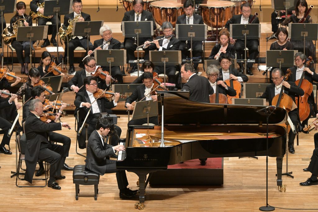 Aプログラムでソリストを務めたハオチェン・チャン　写真提供：NHK交響楽団