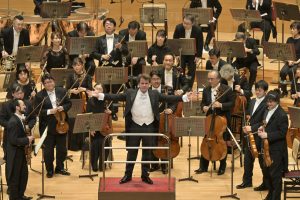 N響への客演で再びオーケストラ・ドライブの力量を示したフルシャ　写真提供：NHK交響楽団