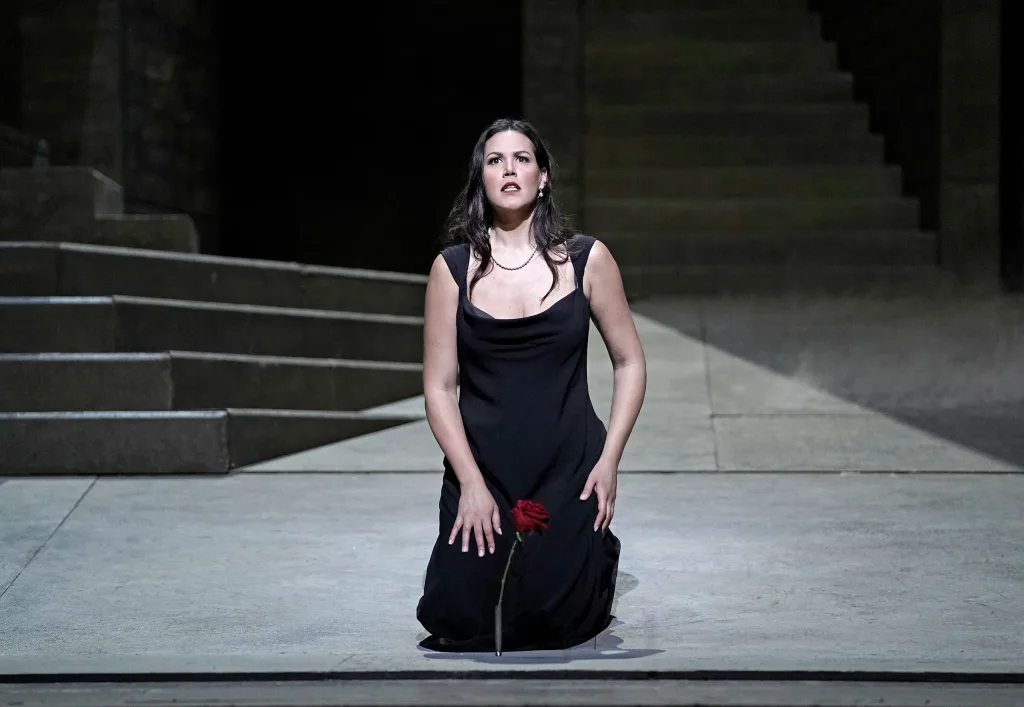 メトロポリタン・オペラでドンナ・アンナを歌うロンバルディ　(C)Karen Almond/Metropolitan Opera