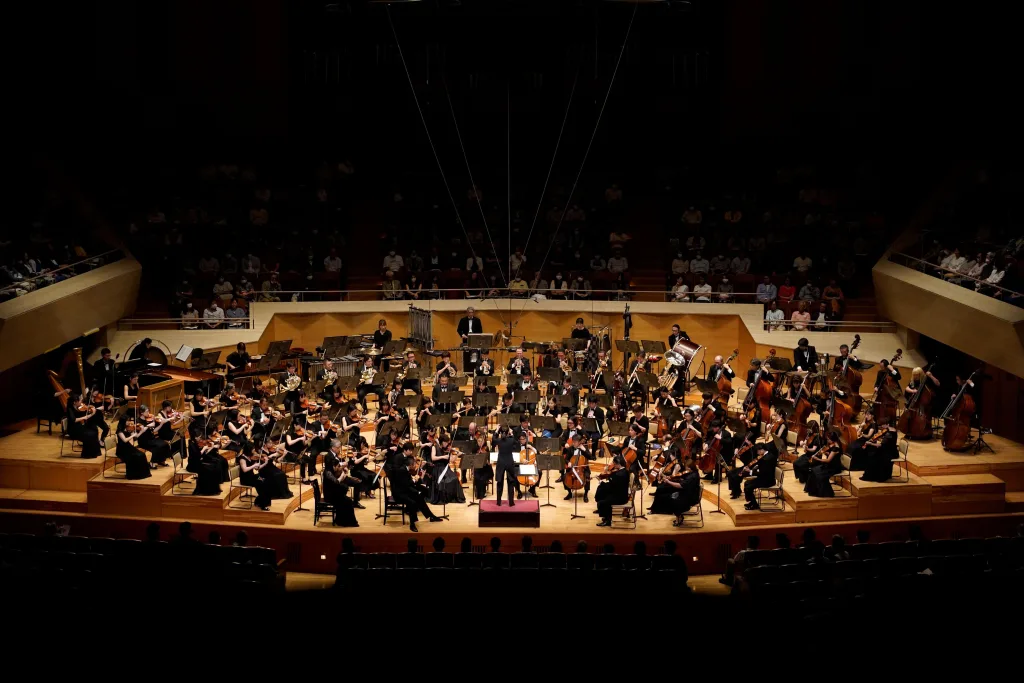 大編成を要するコネソンの「コスミック・トリロジー」 (C) 京都市交響楽団