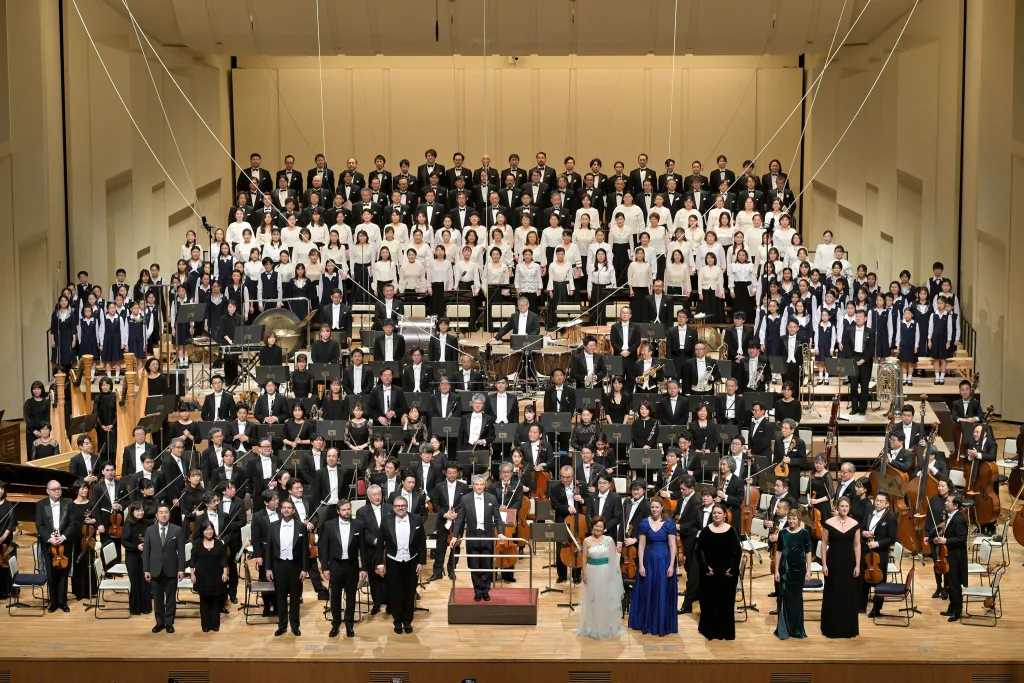 「一千人…」の名のとおりソリストや合唱、児童合唱を伴う巨大な編成　写真提供：NHK交響楽団