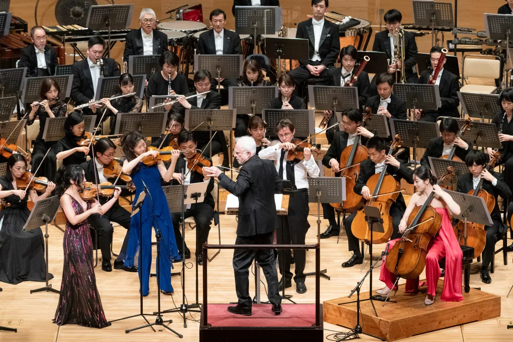 エスメ弦楽四重奏団とオーケストラの絶妙なバランスで演奏された「アブソリュート・ジェスト」　写真：堀田力丸