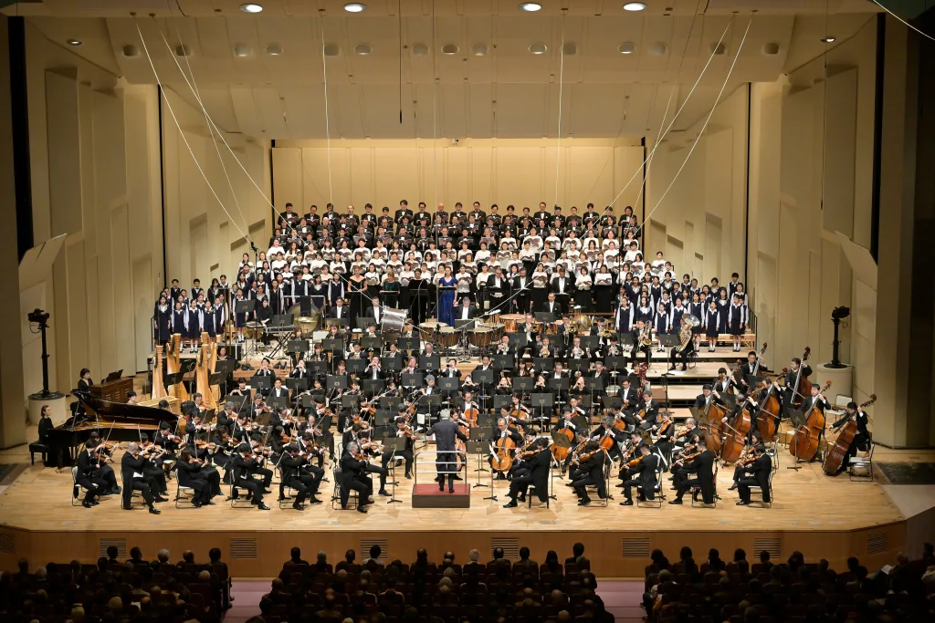 ルイージが率いたN響の記念すべき2000回定期はファン投票で決まった「一千人の交響曲」 写真提供：NHK交響楽団