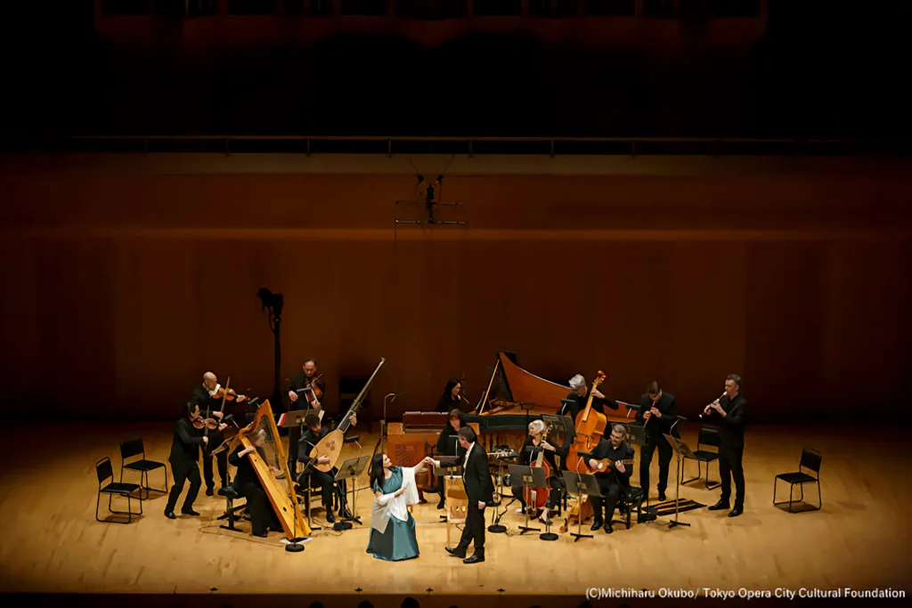 9年ぶりの来日で、モンテヴェルディら3人の〝オルフェーオの物語〟を歌い分けたジャルスキー（中央）　(C)大窪道治／提供：東京オペラシティ文化財団
