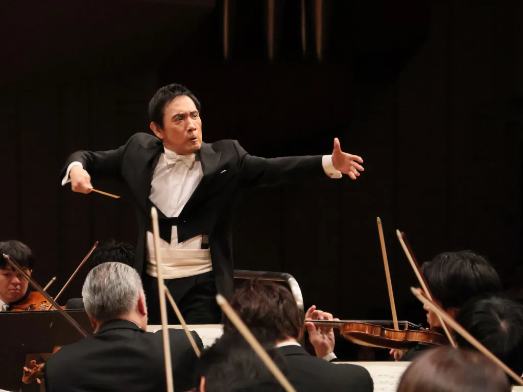 定期公演では25年ぶりにN響の指揮台に立った大植英次　写真提供：NHK交響楽団