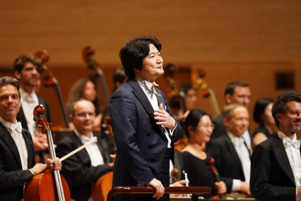 シカゴ響との初共演を成功させたばかりの山田和樹が、〝凱旋〟公演で満員の聴衆を魅了した（C）松尾淳一郎