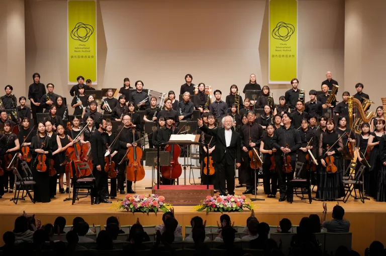 オーディションを得て集まった奏者が、国内外で活躍する演奏家の指導のもと本番に挑んだフェスティバル・オーケストラ公演　(C) K.Miura　