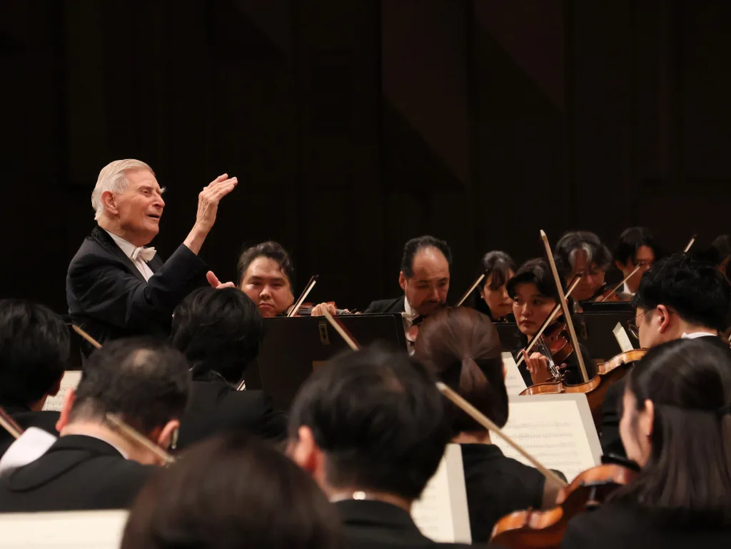 熱演でリードしたゲスト・コンサートマスターの川崎洋介（左から2番目）　写真提供：NHK交響楽団