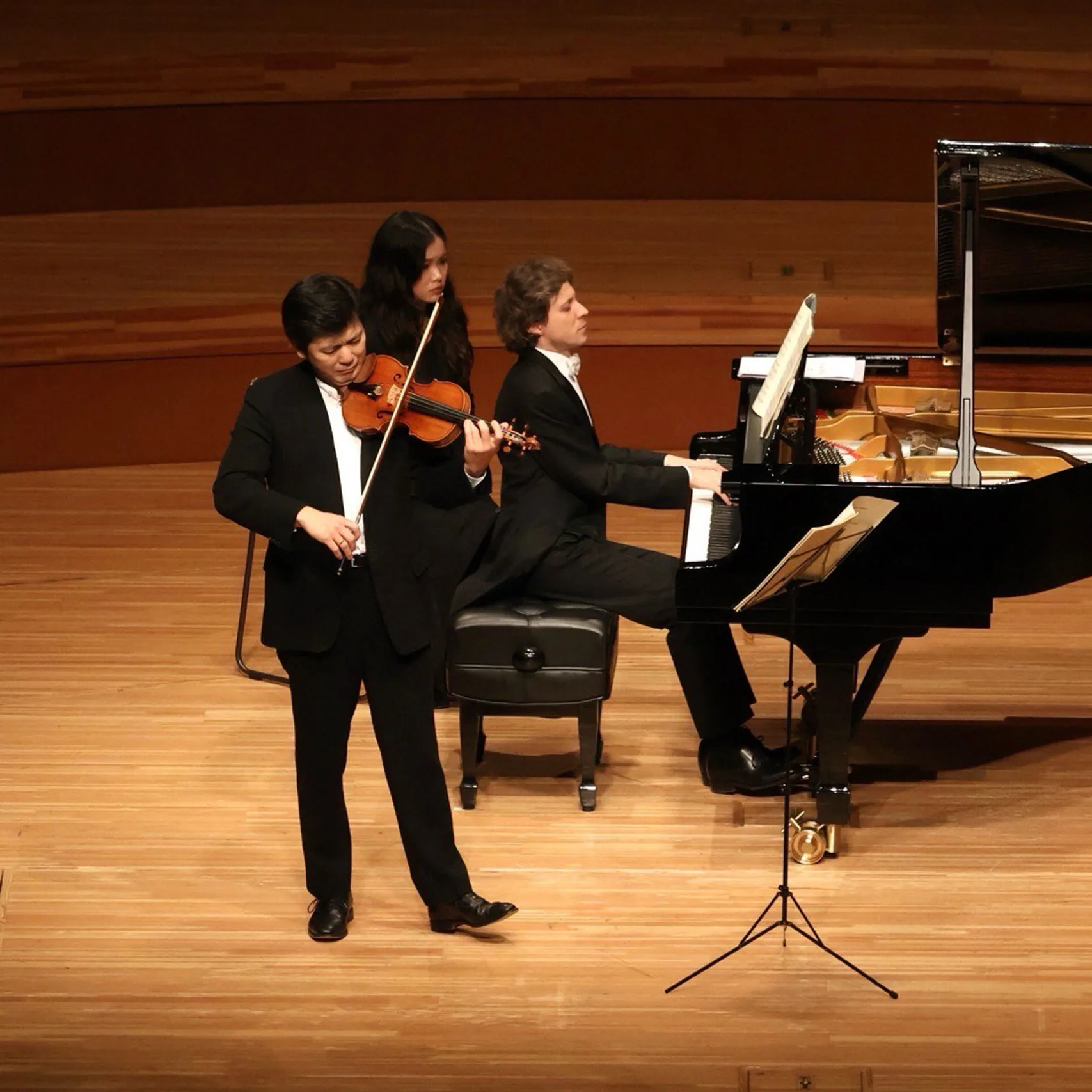 樫本大進＆ラファウ・ブレハッチ デュオ・リサイタル | CLASSICNAVI