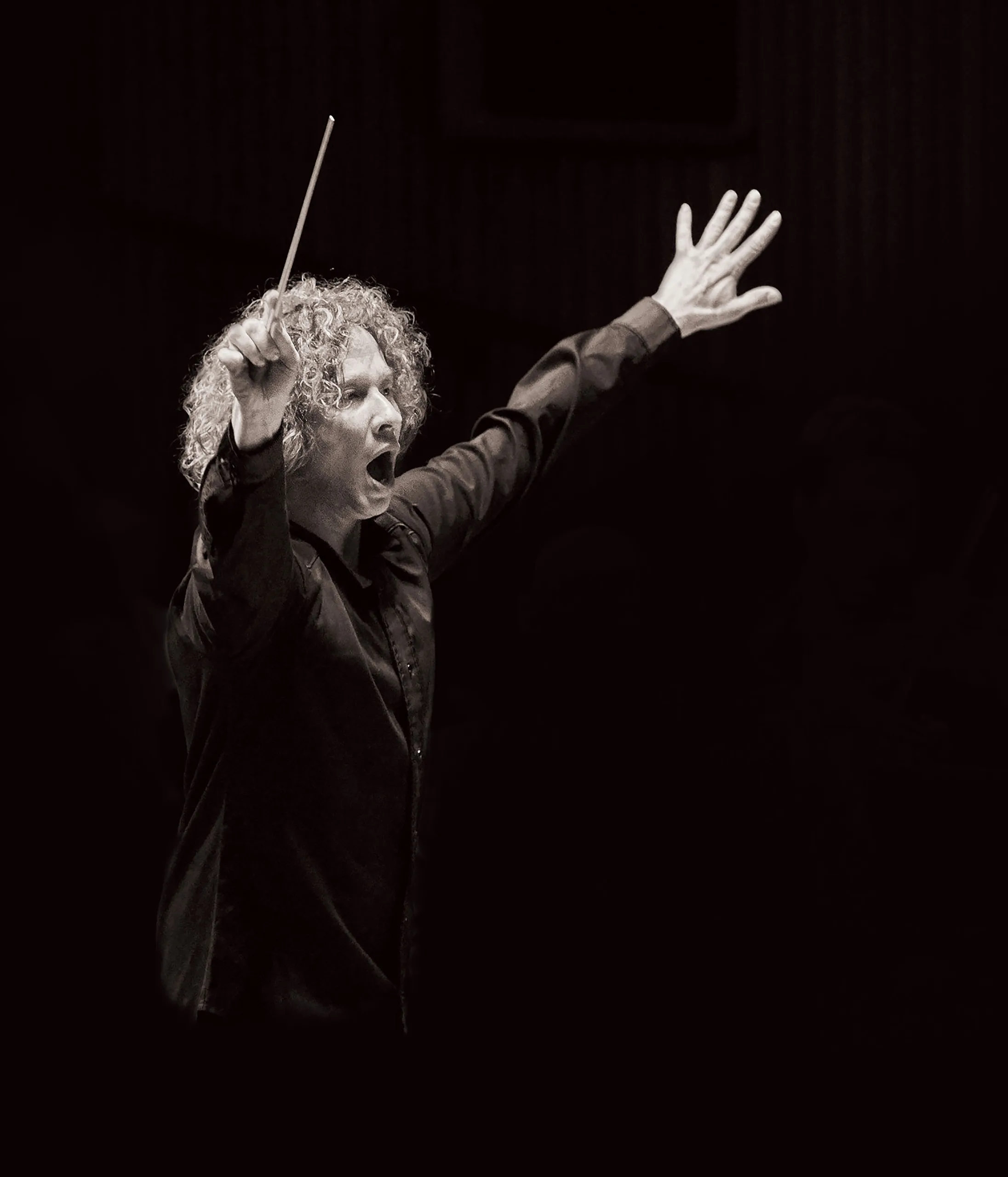 サントゥ=マティアス・ロウヴァリ指揮 フィルハーモニア管弦楽団 日本