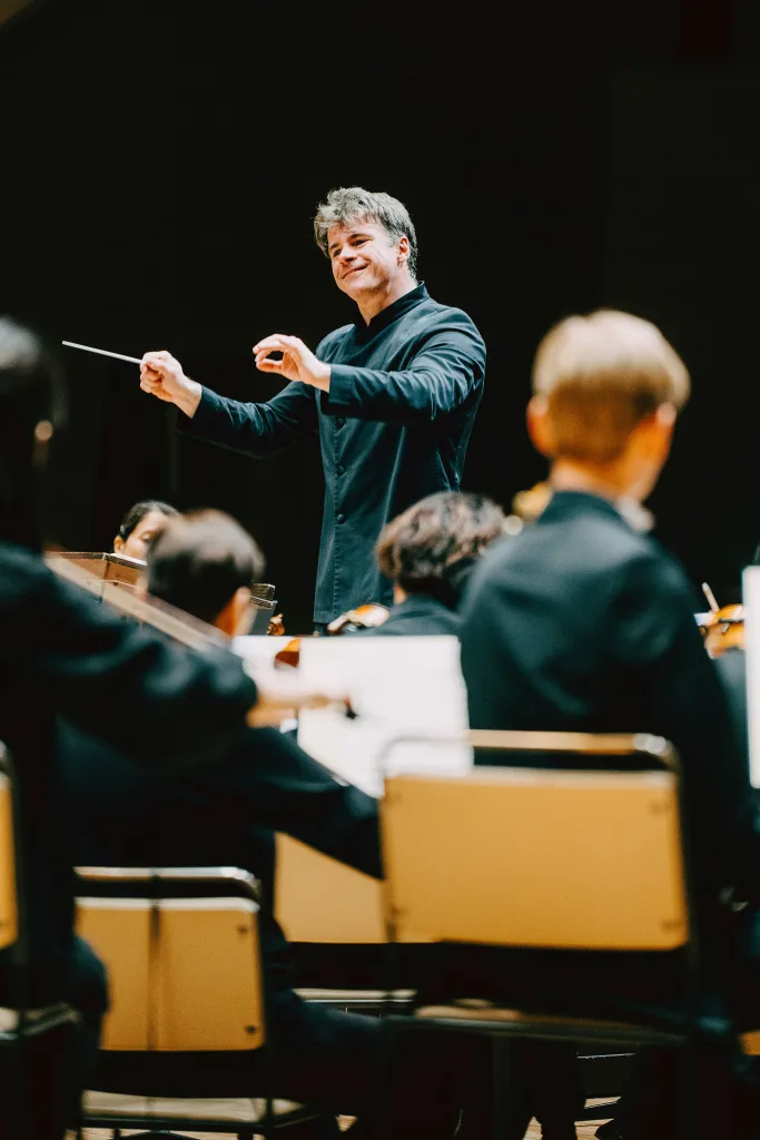 バンベルク交響楽団が首席指揮者ヤクブ・フルシャとともに来日(C)Marian Lenhard