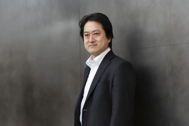音楽監督／指揮者　村上寿昭