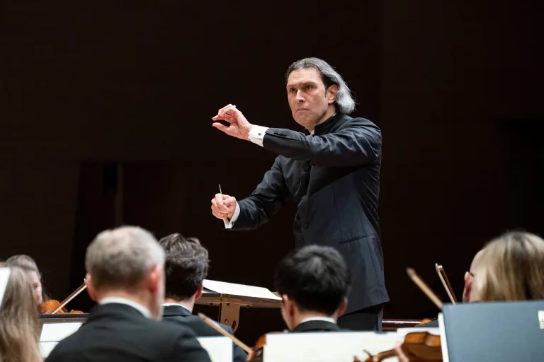 ウラディーミル・ユロフスキ率いるベルリン放送交響楽団が、ベートーヴェンからショパン、ブラームスに至るプログラムを披露した　撮影：堀田力丸