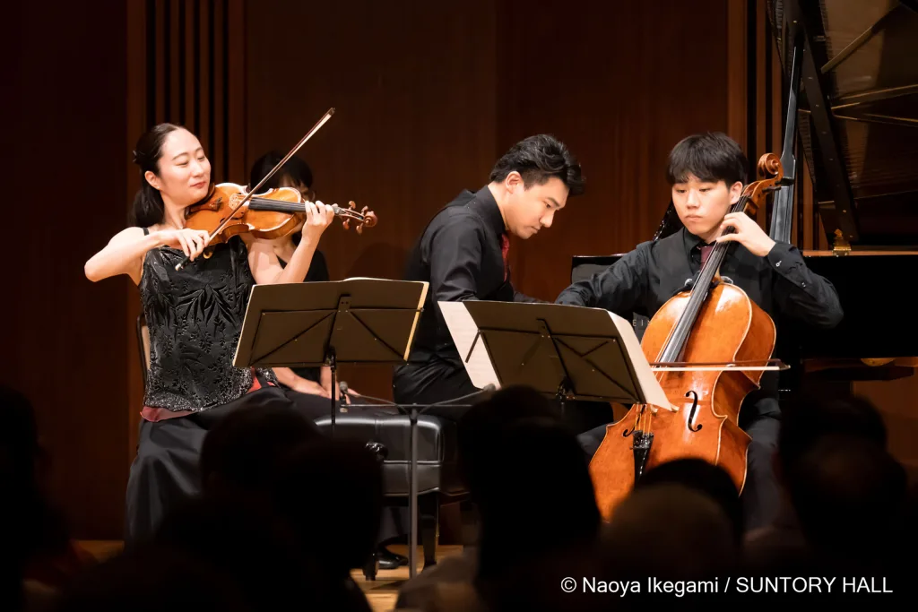 葵トリオの3人は、細やかな表情の変化に富んだ演奏を聴かせた