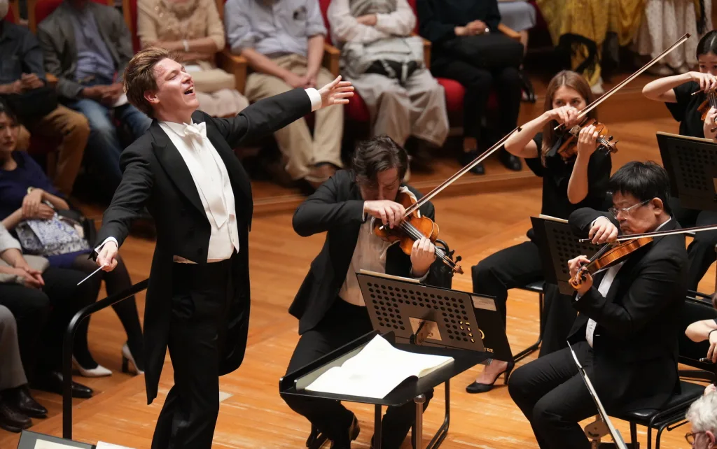 マケラは、楽員の個性を引き出しつつ、明快な構成力で全体を導いた ©N.Ikegami / MUZA Kawasaki Symphony Hall