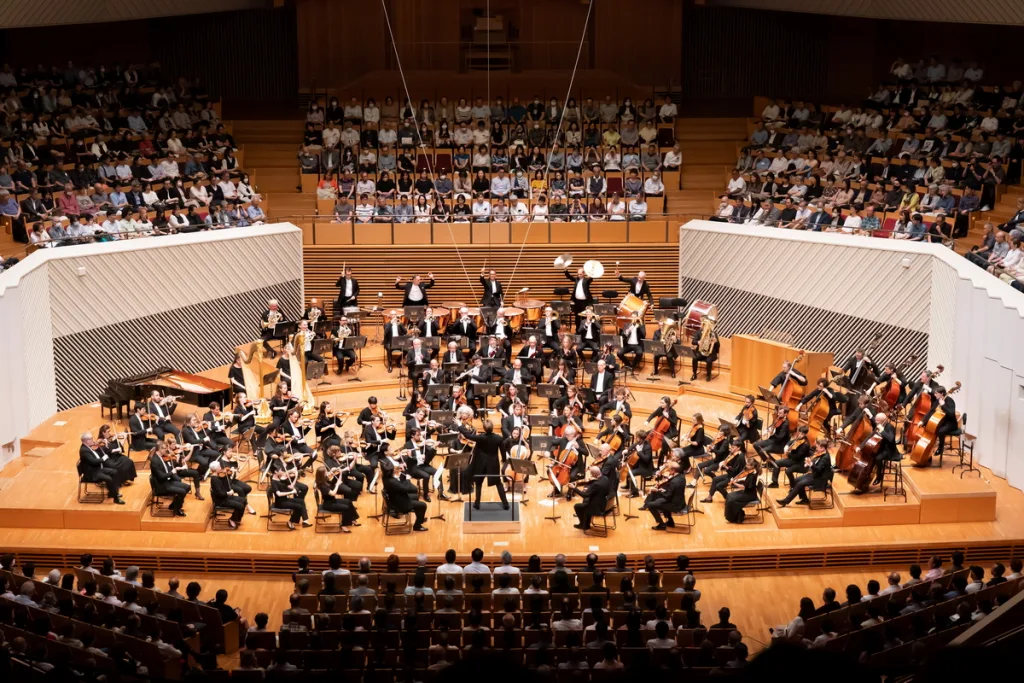マケラとパリ管はホールの音響特性を活かし、明晰で色彩豊か、かつ温かみに満ちた響きを創出した ©N.Ikegami / MUZA Kawasaki Symphony Hall