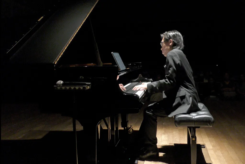 ほぼ全曲のアレンジを手掛けたピアニストの中野翔太 ⒸSatoshi Ipponjima