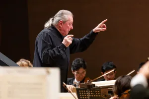 桂冠指揮者のシルヴァン・カンブルランが登場©読売日本交響楽団 撮影＝藤本崇