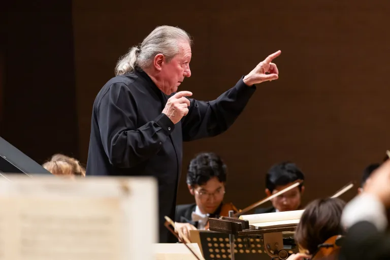 桂冠指揮者のシルヴァン・カンブルランが登場©読売日本交響楽団 撮影＝藤本崇