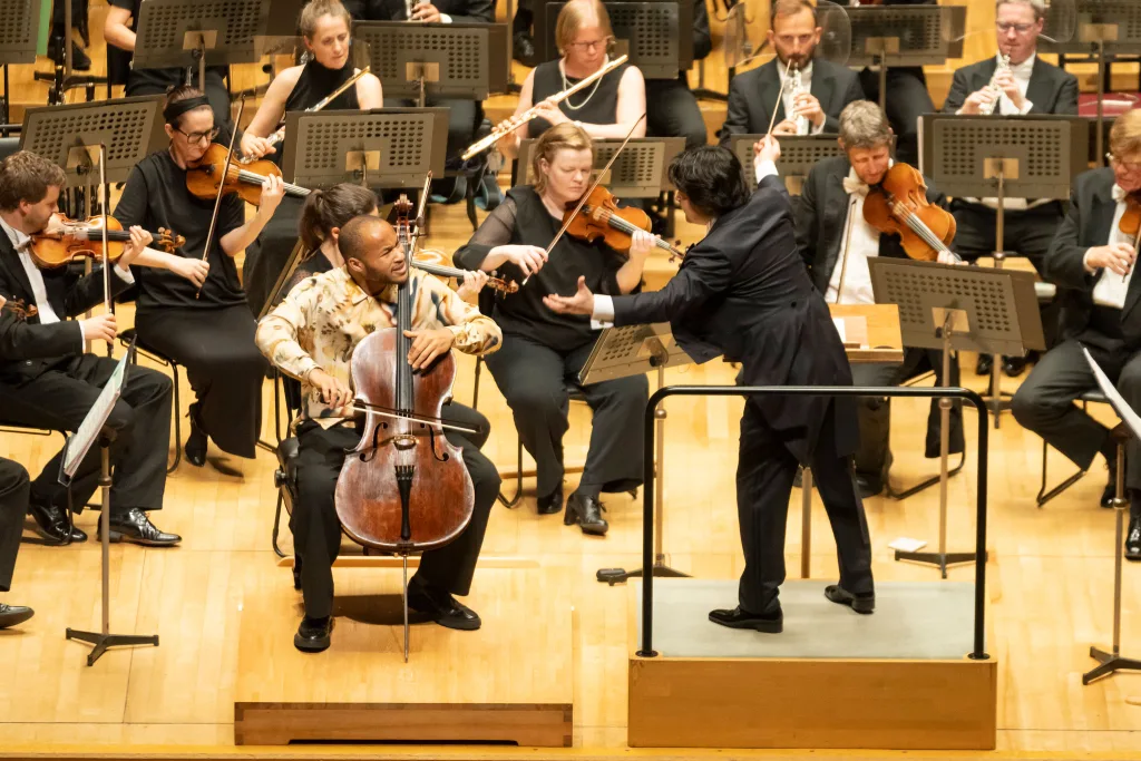 Sheku Kanneh-Mason gave a passionate performance as the soloist in Elgar’s Cello Concerto. © Junichiro Matsuo