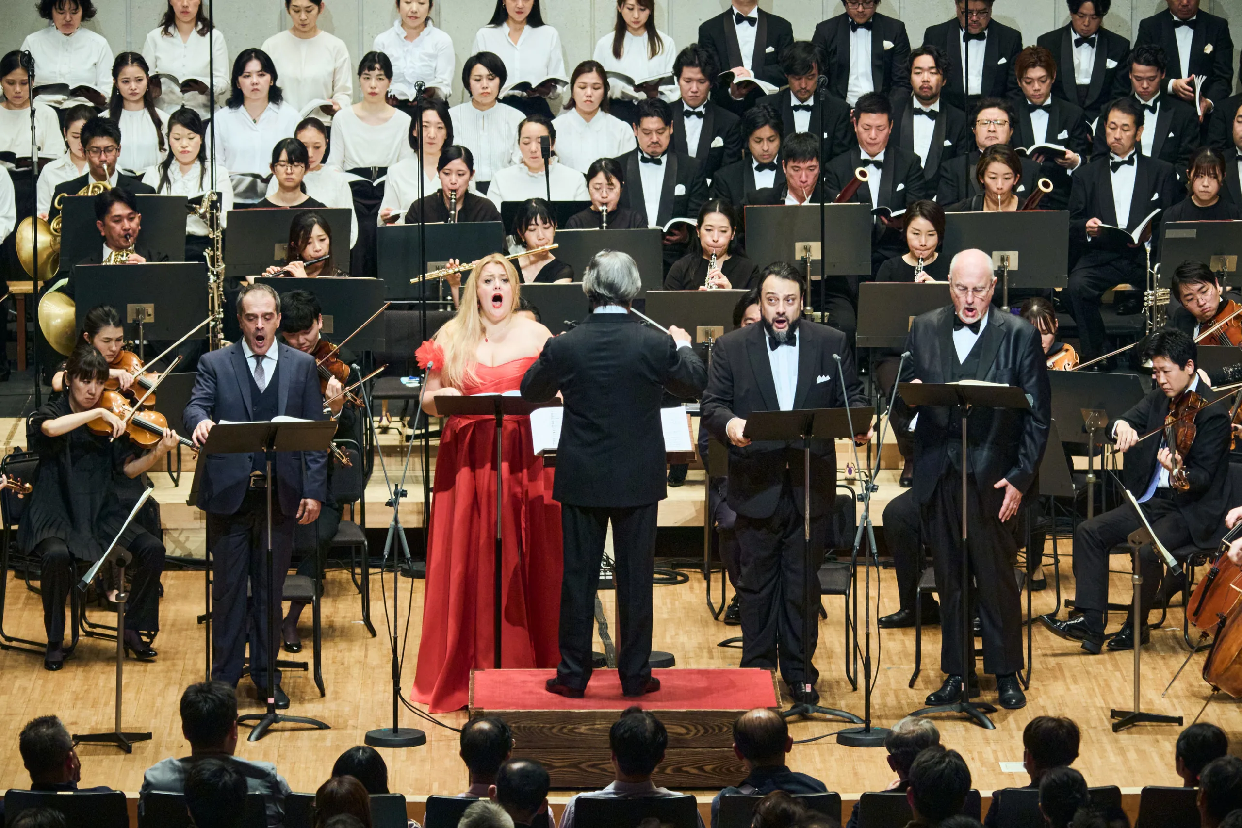 ミラノ・スカラ座 ヴェルディ没後100年記念公演 写真集 / リッカルドムーティ ミラノ・スカラ座 ヴェルディ没後100年記念公演 写真集