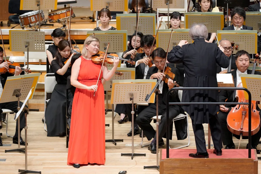 アリーナ・イブラギモヴァは変化に富んだ表情で切り込み、記憶に残る演奏を聴かせた 写真提供:東京都交響楽団/(c)堀田力丸
