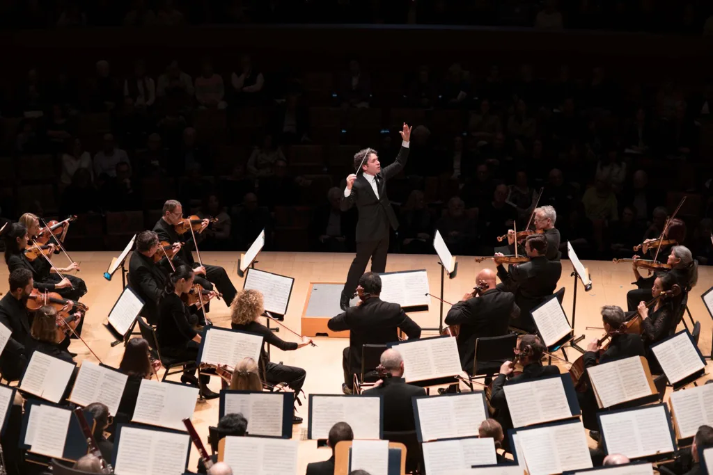 ドゥダメルの指揮は明確。音楽の運びに、天性のものがある © Ryan Hunter