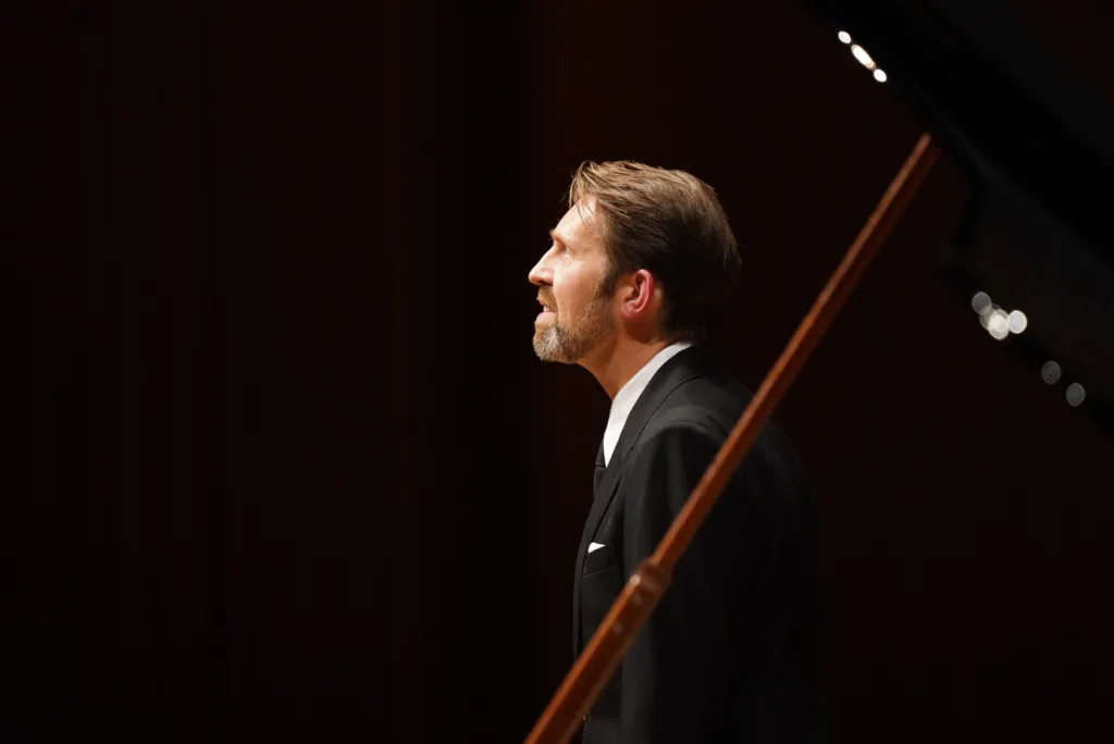 レイフ・オヴェ・アンスネスが、ロマン派のピアノ音楽の一つの潮流を示すプログラムを披露した (c)Junichiro Matsuo