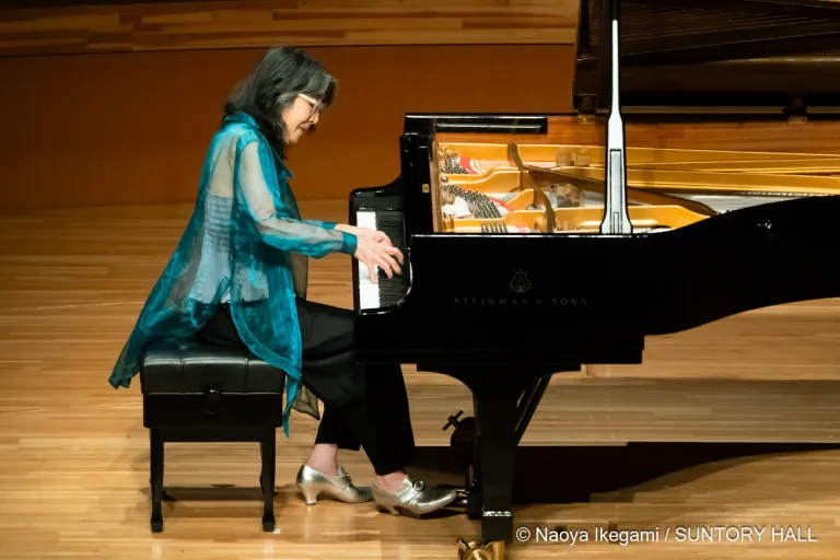 内田光子がベートーヴェン最後の3つのソナタを演奏するスペシャルなプログラムを披露した