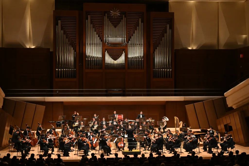 ストラヴィンスキーのバレエ音楽「火の鳥」組曲は、精緻で生彩に富んだ演奏だった ©TERASHI Masahiko ※写真は10月11日(土)の同内容公演より