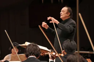 8年ぶりにN響定期に登場したシャルル・デュトワ。「音の魔術師」の面目躍如たる指揮ぶりを披露した 写真提供:NHK交響楽団