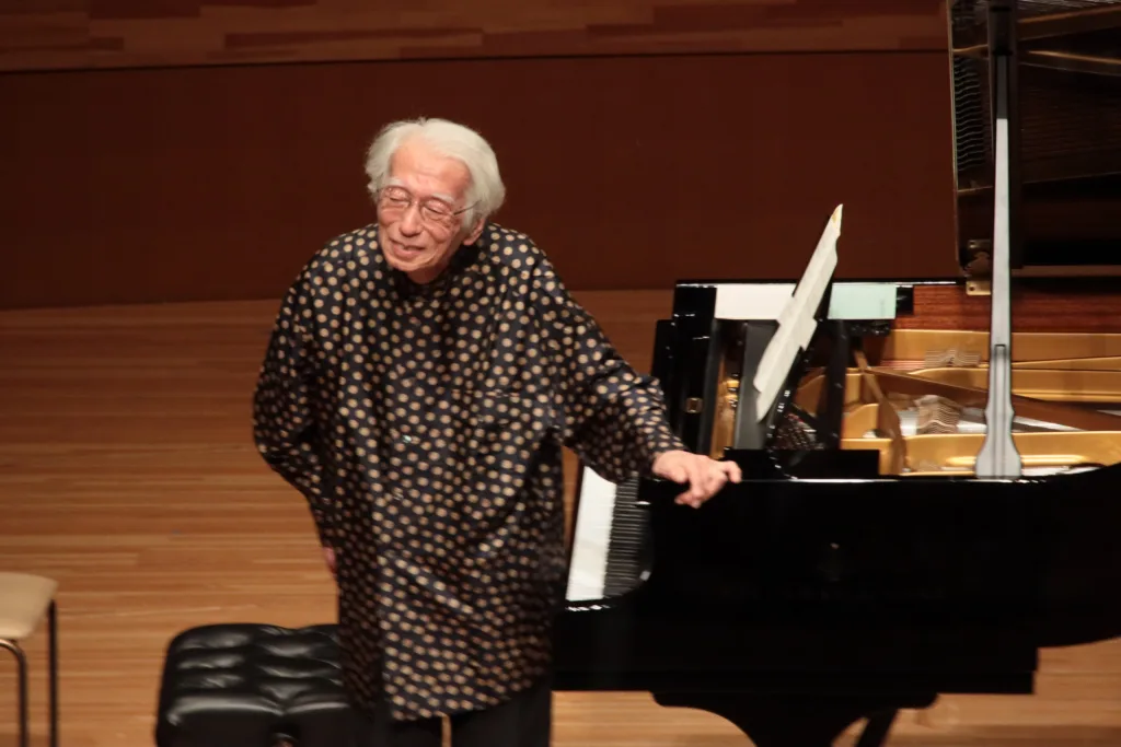 卒寿を迎える舘野泉が、2004年から2023年にかけて自身が委嘱した新作4曲の再演という意欲的なプログラムに臨んだ　©︎中村義政
