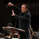 名誉音楽監督のシャルル・デュトワが指揮台に立った　写真提供：NHK交響楽団