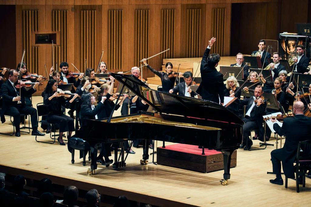 オケが持つ音楽性と、じっくりと音楽を運ぶソロムニシヴィリの指揮が相まって、1、2番それぞれの特色が過不足なく打ち出された　ⒸTaira Tairadate