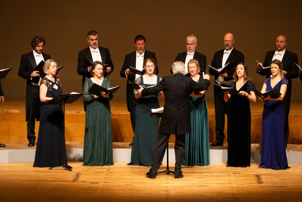 ノン・ヴィブラートのストレートな声でラテン語の発音も明快。歌詞が良く聴きとれた　撮影：Toru Hiraiwa