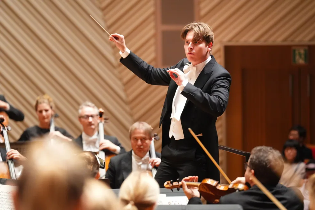 2027年からロイヤル・コンセルトヘボウ管弦楽団のシェフに就任するクラウス・マケラが登場　©️池上直哉／ミューザ川崎シンフォニーホール