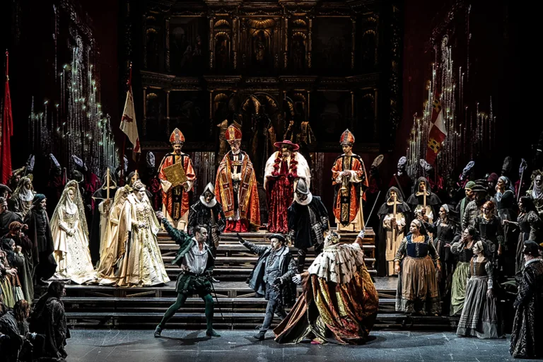 豪華絢爛たるバーリの「ドン・カルロ」 (C)Clarissa Lapolla