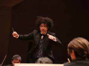 エル・システマ出身の指揮者、ラファエル・パヤーレが5年ぶりにN響定期に登場　写真提供：NHK交響楽団