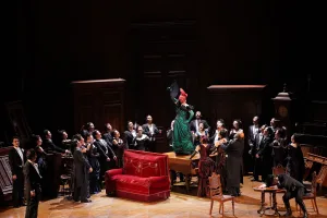 アンドレアス・ホモキ演出、ヨハン・シュトラウスⅡ世「こうもり」　写真提供：公益財団法人東京二期会　撮影：寺司正彦