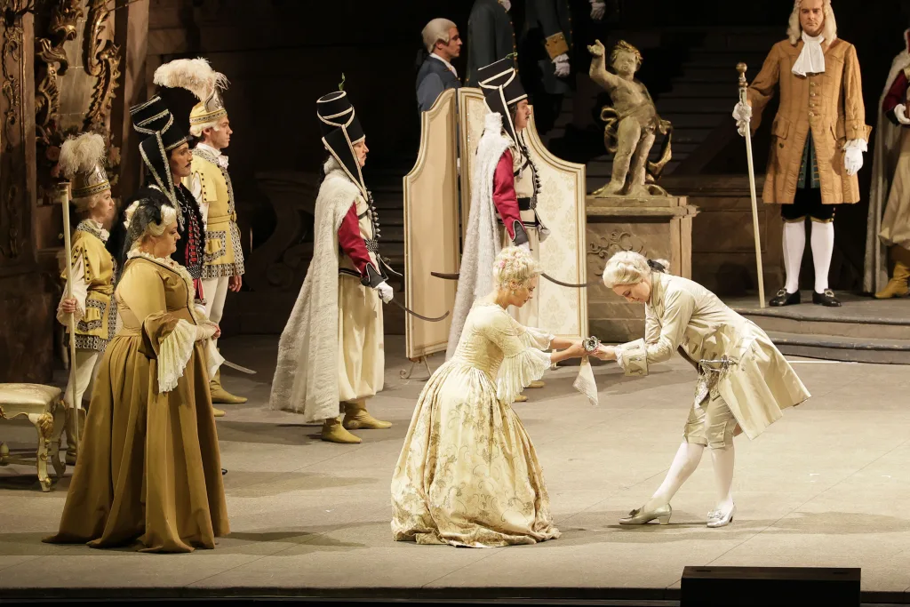 フル舞台演出によるウィーン国立歌劇場の引越し公演「ばらの騎士」 photo: Kiyonori Hasegawa