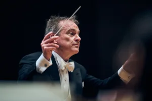 音楽監督として東響との最後の定期に挑んだジョナサン・ノット＝11月22日・サントリーホール　(C)平舘平/TSO