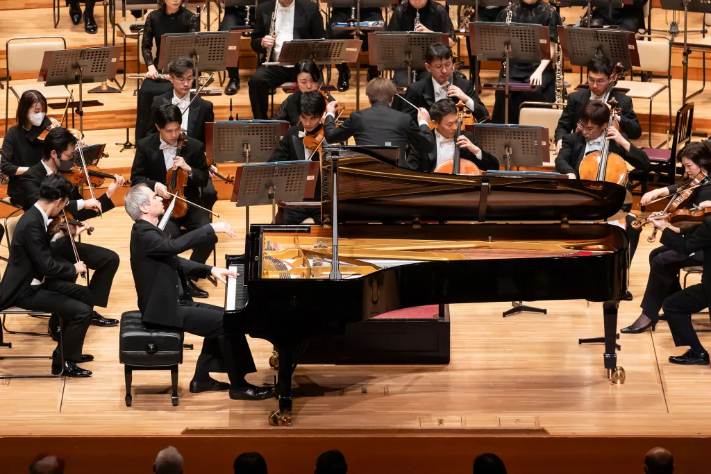 バルトークのピアノ協奏曲第3番の独奏はピョートル・アンデルシェフスキ。人間的な温かさを感じる演奏だった　©読売日本交響楽団 撮影＝藤本崇