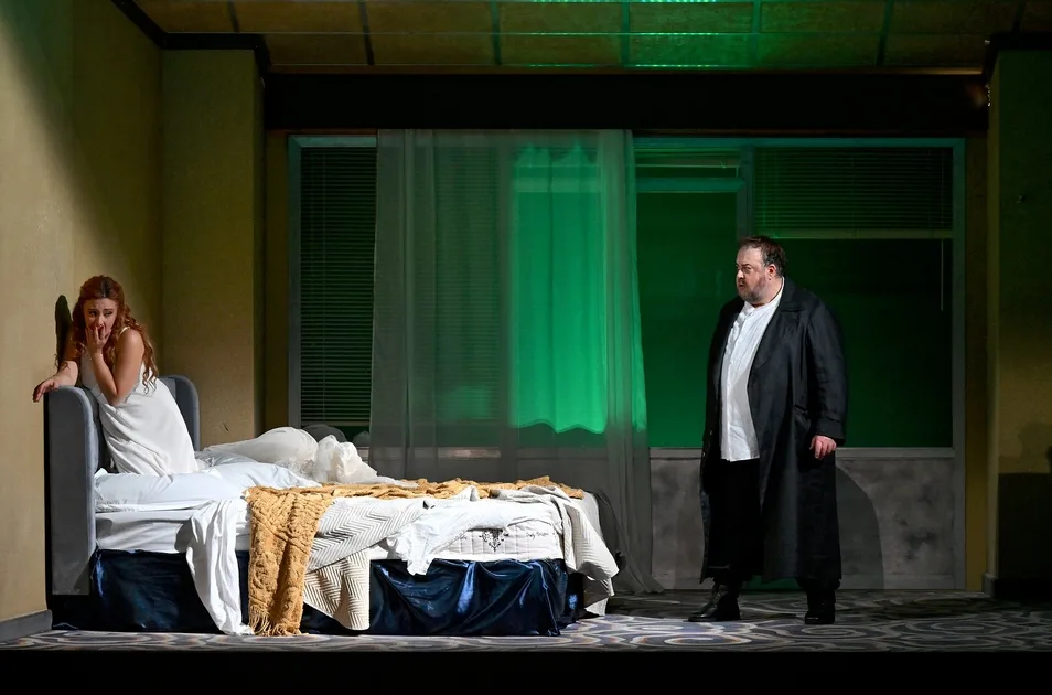 マンションの一室で演じられたデズデーモナの殺害劇　(C)Roberto Ricci