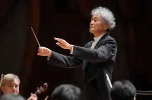 都響の終身名誉指揮者・小泉和裕が登場。弦楽陣に首席級を2人揃え、気合十分で臨んだ　提供:東京都交響楽団（c）堀田力丸