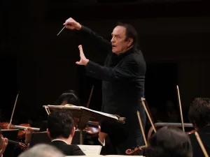 8年ぶりにN響定期の指揮台に立ったデュトワ　写真提供：NHK交響楽団