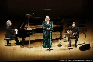 今年70歳を迎えたアンネ・ゾフィー・フォン・オッターが、東京オペラシティ コンサートホールにて10年ぶりの来日公演を開催した (C)大窪道治/東京オペラシティ文化財団