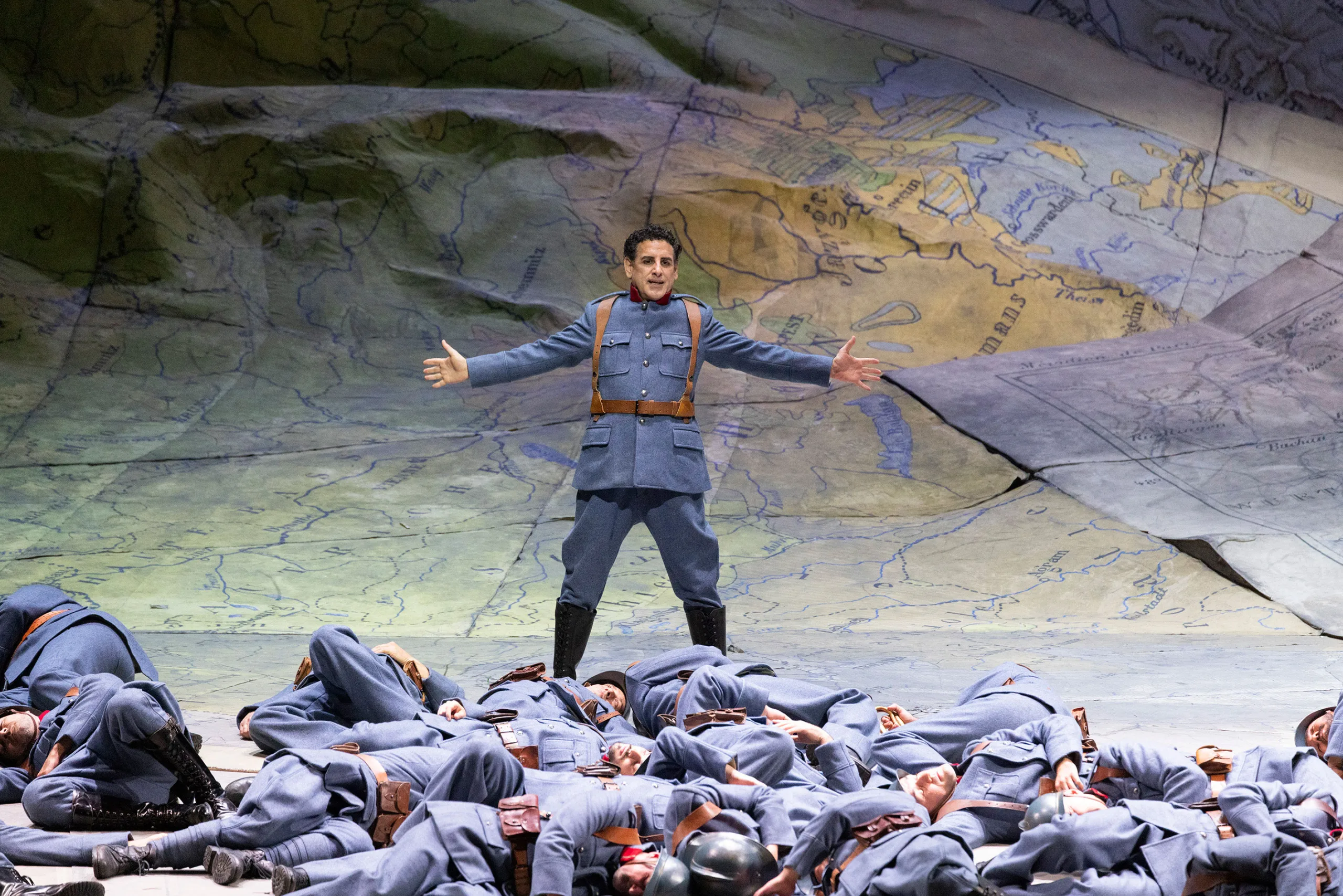 トニオ役のフローレス　(C)Brescia e Amisano / Teatro alla Scala