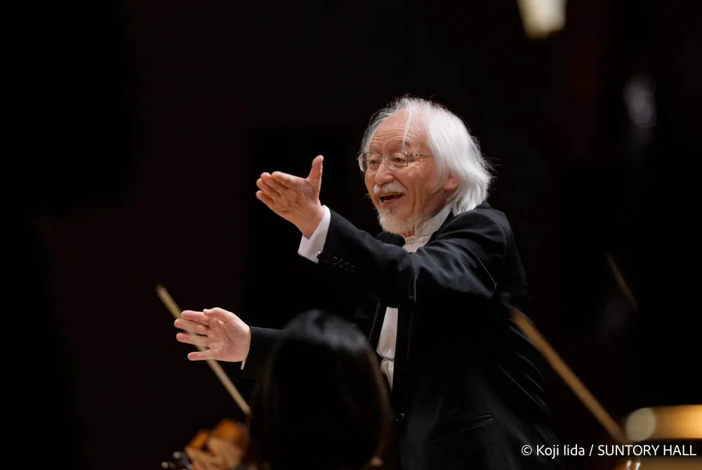 鈴木雅明の指揮は、すべての声部が音量から色彩まで細かく制御され、見事なアーティキュレーションを表現した