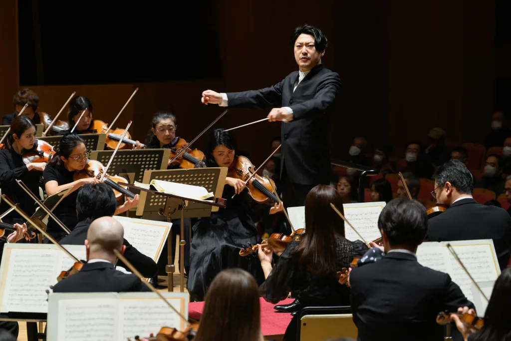 日フィルの第9公演の指揮は小林研一郎と出口大地（写真）の2人体制＝写真は12月13日 横浜みなとみらいホール　 (C)藤本史昭